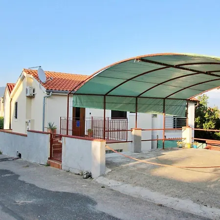 Apartment Bujas