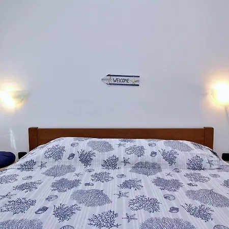 Bujas